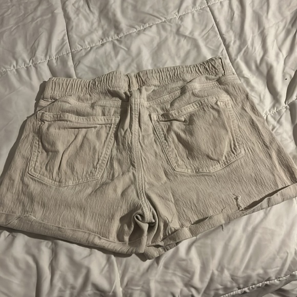 Khaki American Eagle size 10 roll up lightweight shorts - Picture 2 of 3